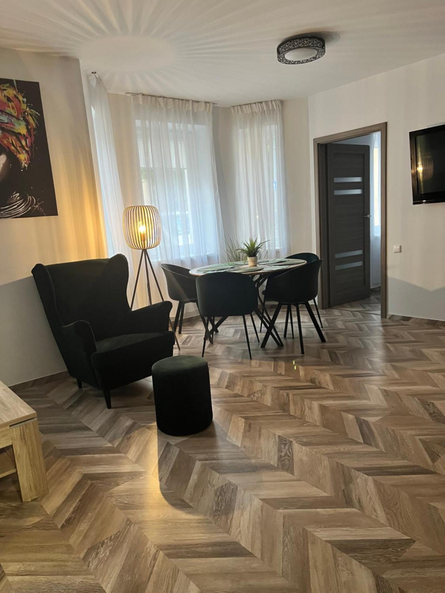 Apartamentai Turistams Klaipeda Ngoại thất bức ảnh